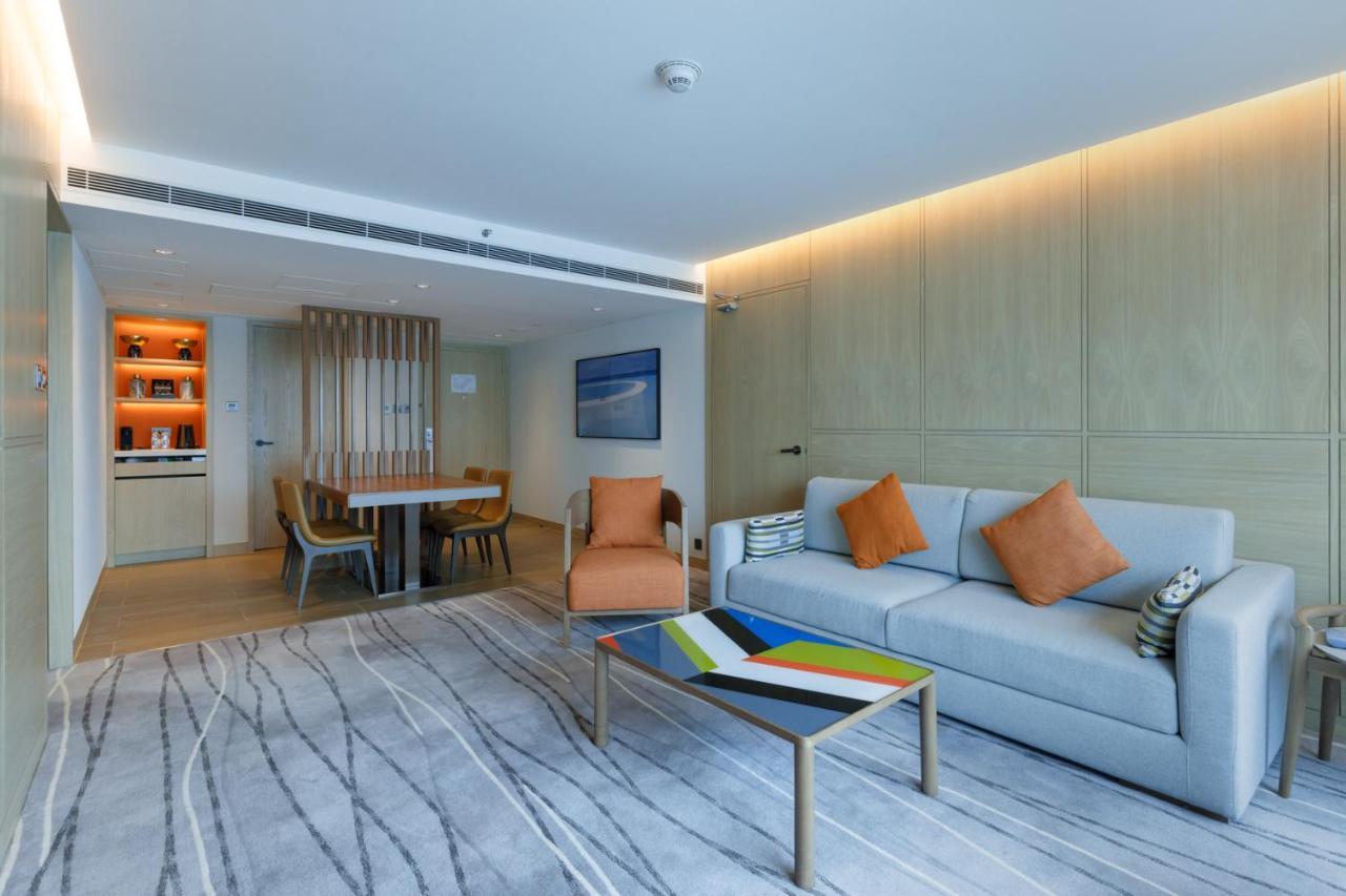 New World Millennium Hong Kong Hotel Exterior photo A suite at the hotel