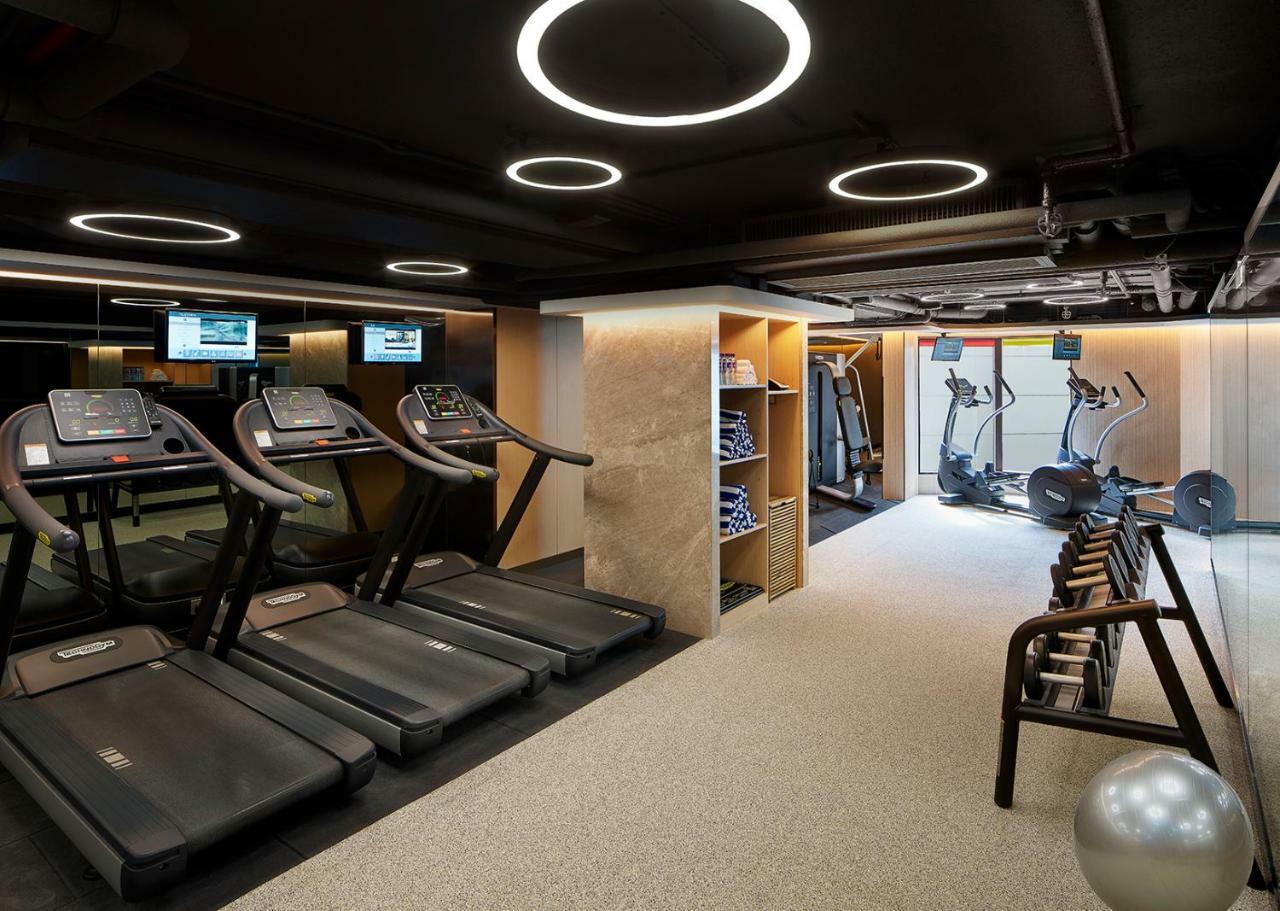 New World Millennium Hong Kong Hotel Exterior photo The gym at the hotel